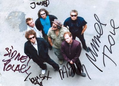 T.Love (Muniek Staszczyk, Paweł Nazimek, Tom Pierzchalski, Jan Pęczak, Sidney Polak)

