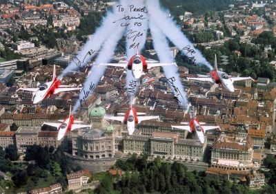 Patrouille Suisse
Nils Hammerli 'Jamie' #0, Michael Duft 'Püpi' #1, Serim Wetli 'Salim' #2, David Pereira 'Pepe' #3, Claudius Meier 'Mac' #4, Lukas Nannini 'Bigfoot' #5, Martin Schär 'Jaydee' #6
